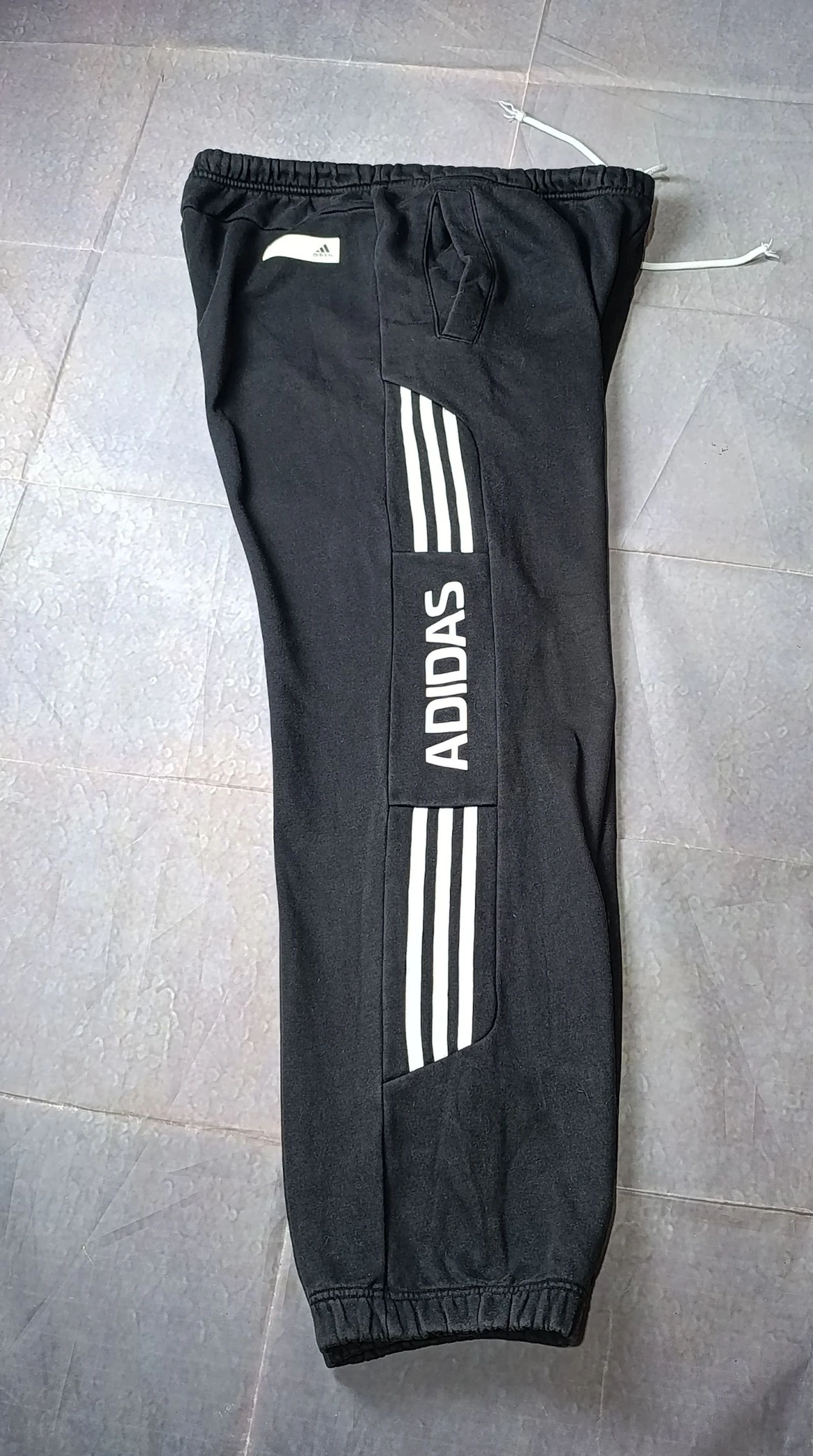 Adidas Pantalones de chándal negros con logotipo de 3 rayas talla XL – photo 5